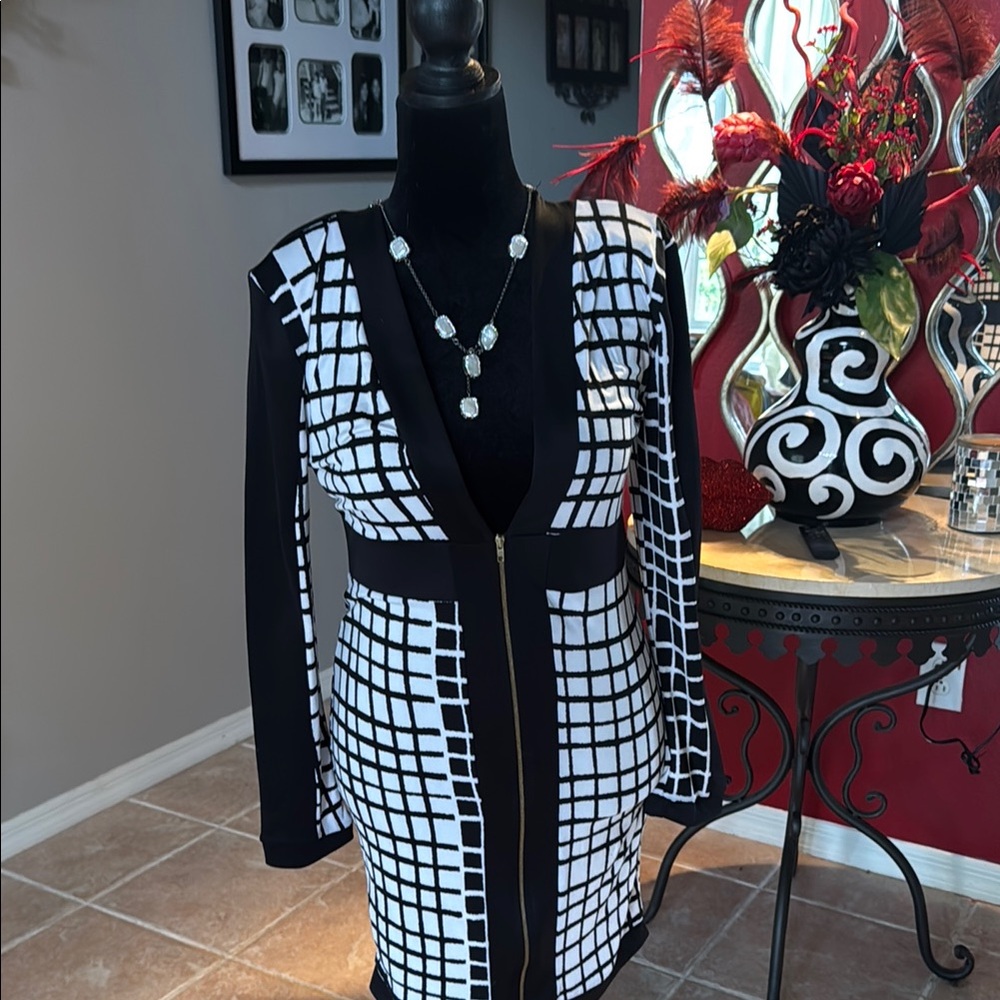 Chic Black and White Grid Long Sleeve Dress